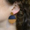 Puces d'oreilles dépareillées marrons – Image 2