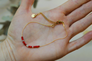 bracelet fin rouge