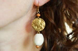 boucles d'oreilles céramique blanche