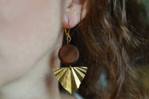 boucles d'oreilles pendantes noyer