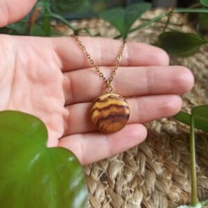 Collier en bois de pommier rond