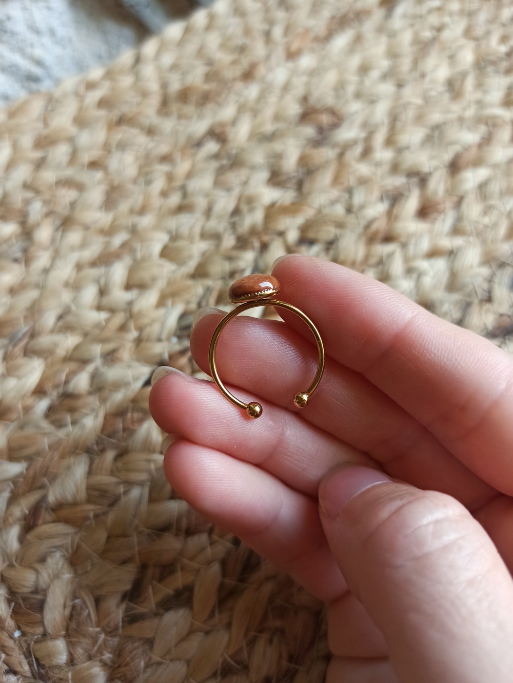 Bague minimaliste en poirier – Image 6