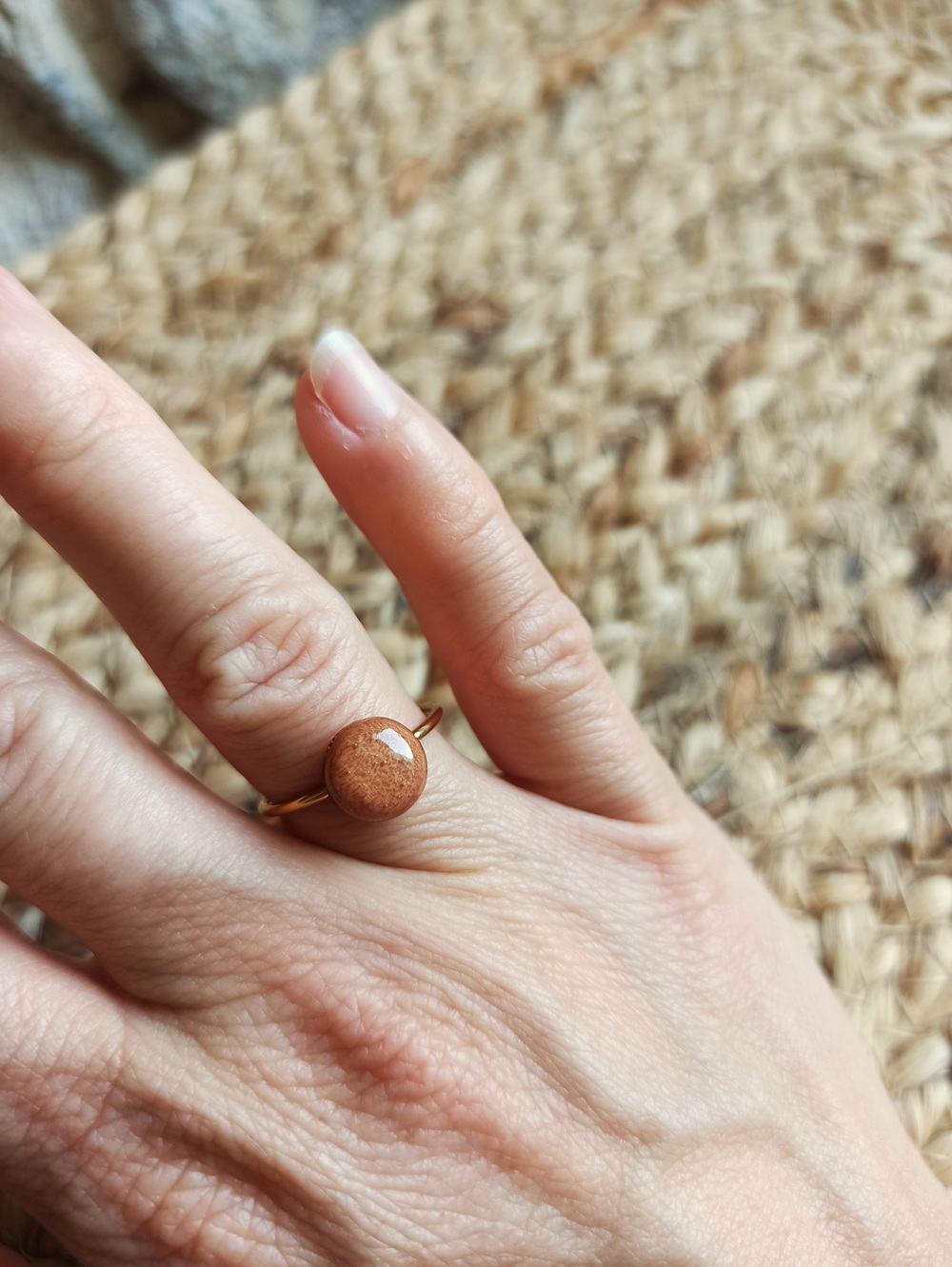 Bague minimaliste en poirier – Image 3