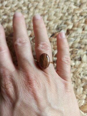 bague ovale en chêne vert