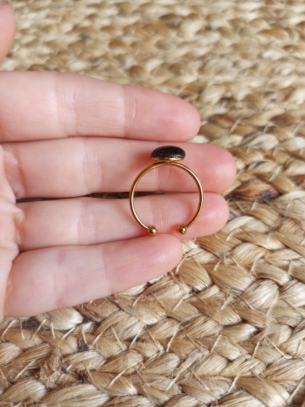 Bague minimaliste en ébène – Image 3
