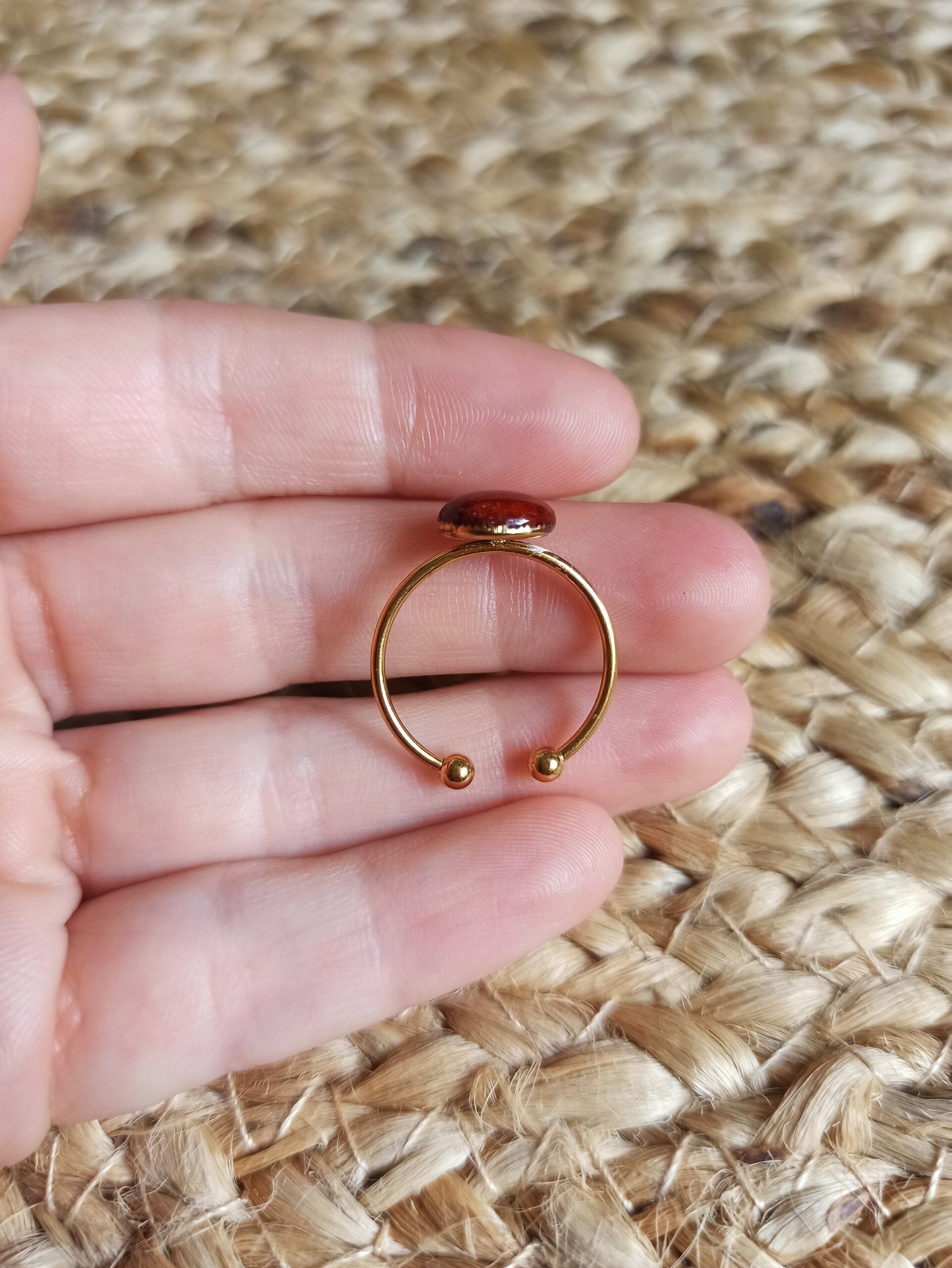 Bague minimaliste en padouk – Image 3