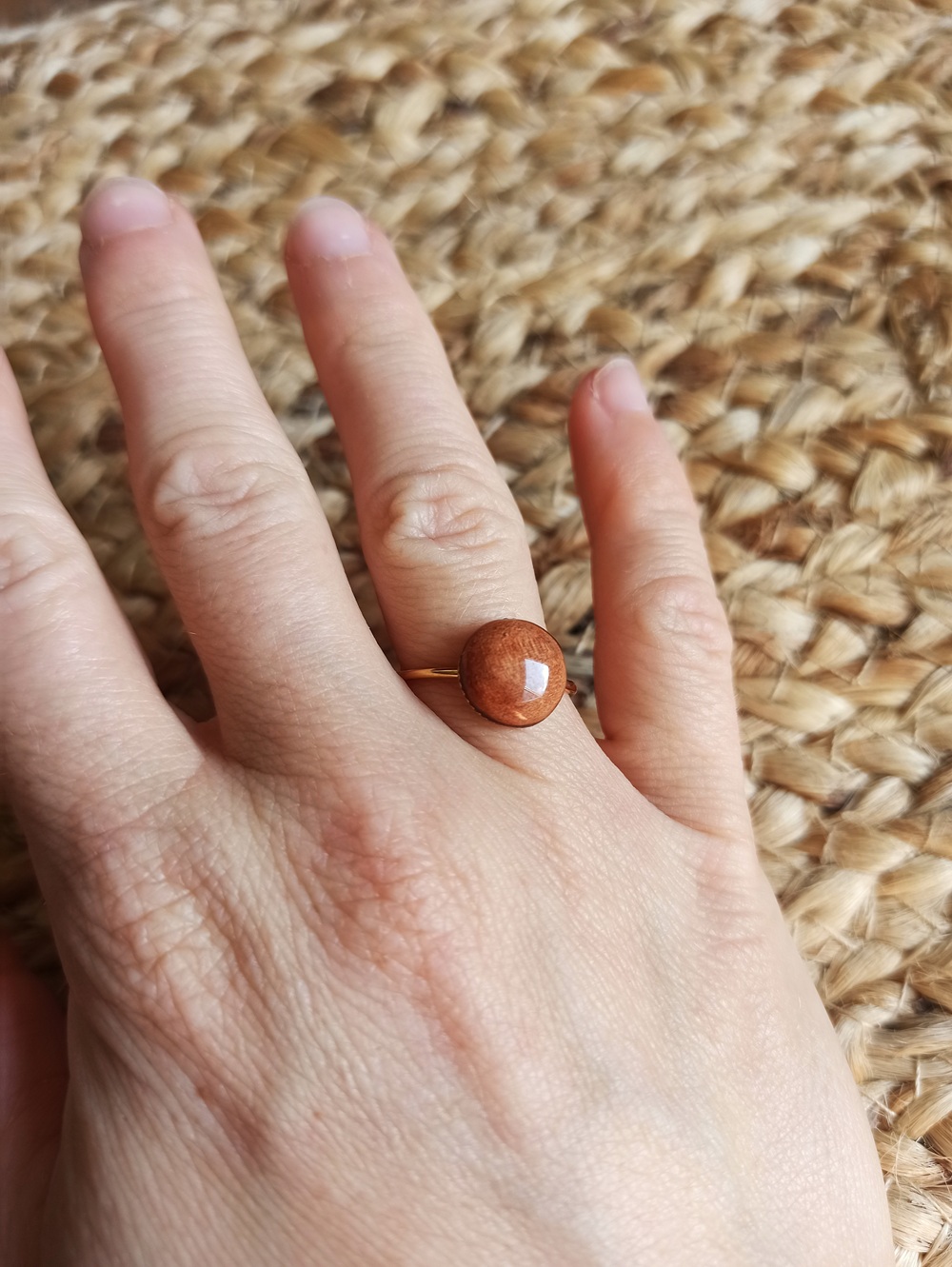 Bague minimaliste en poirier – Image 3