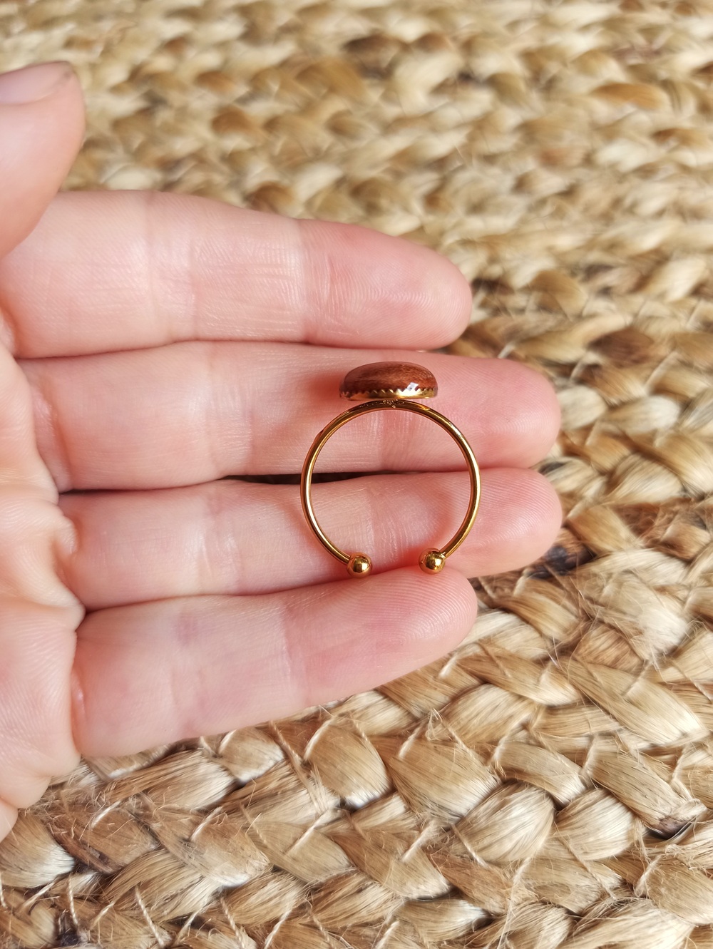 Bague minimaliste en poirier – Image 5