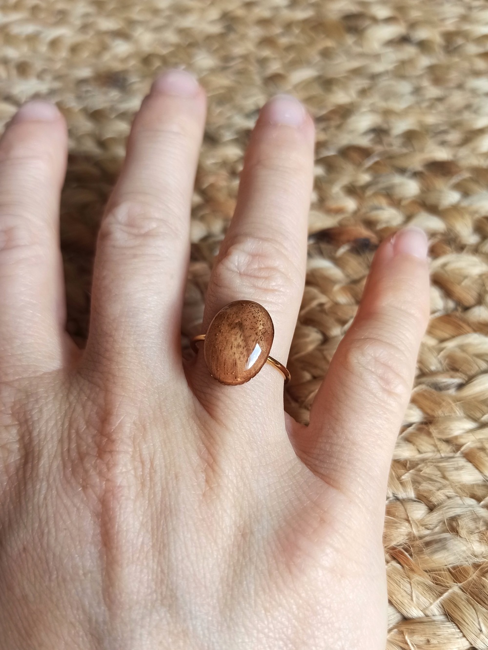 bague ovale noyer