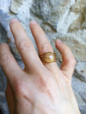 Bague martelée en olivier