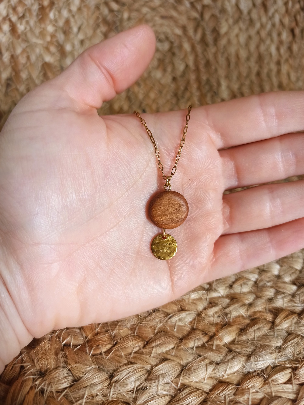 Collier en noyer - imparfait – Image 4