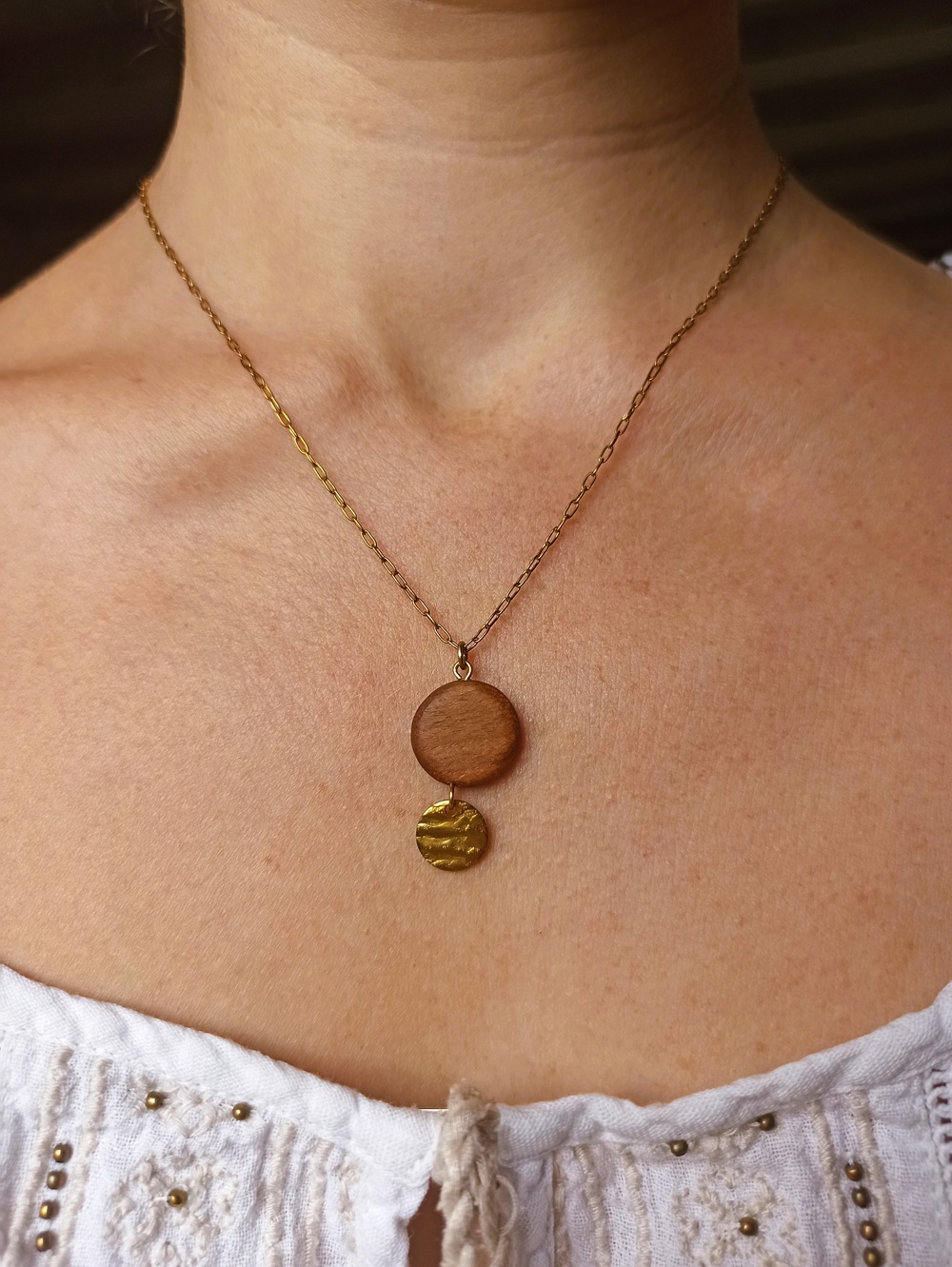 Collier en noyer - imparfait – Image 3