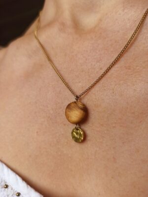 Collier en olivier
